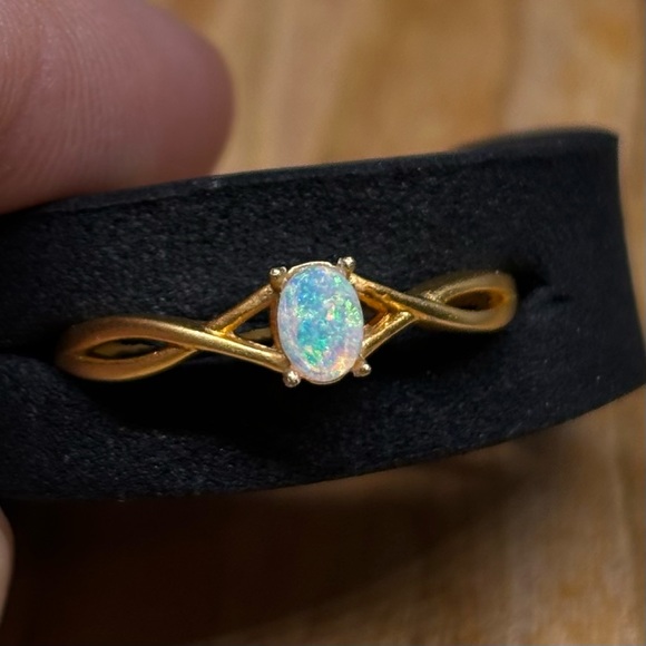 Color Explosion Australian Lightning Ridge Opal Ring Matte 18k Gold Jewelry - Picture 5 of 6